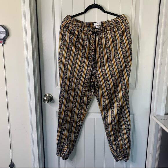 Urban Outfitters two pieces satin floral pajamas loungewear set size medium - Picture 4 of 8